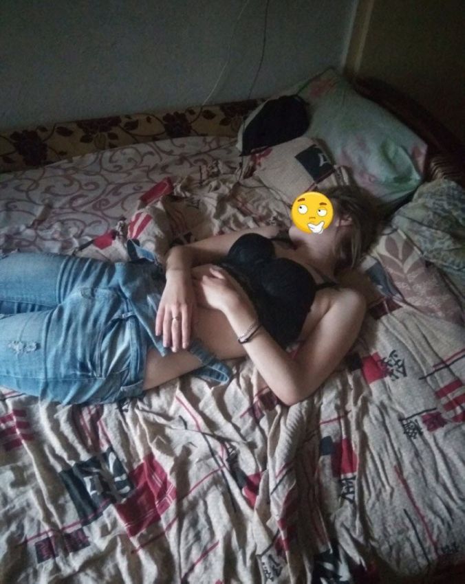 Московская девица с улыбкой на лице сняла с парнем частную порнуху