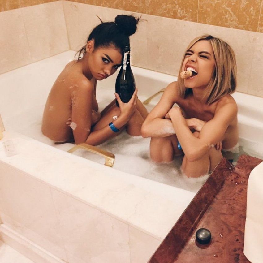Alexis girls bath