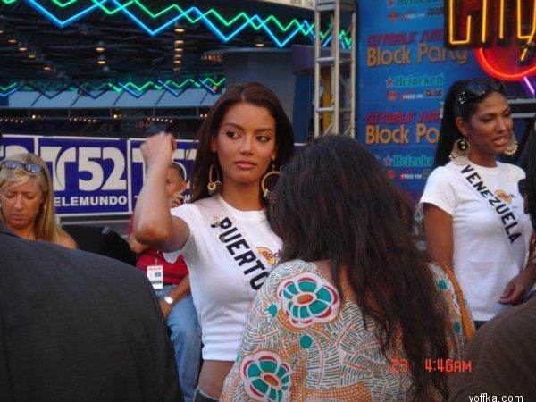 Zuleyka Rivera (Miss Puerto Rico / Miss Universe 2006)