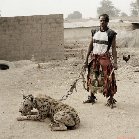Pieter Hugo - Hyana Men, Nigeria