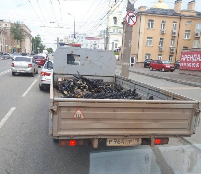 Так выглядит транспортировка автоматов Калашникова в Ижевске