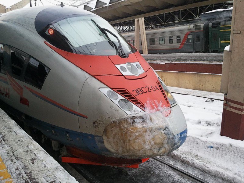 Ремонт скоростного поезда в России