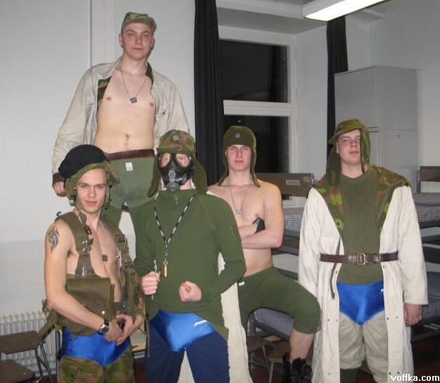 Горячие финские парни в армии