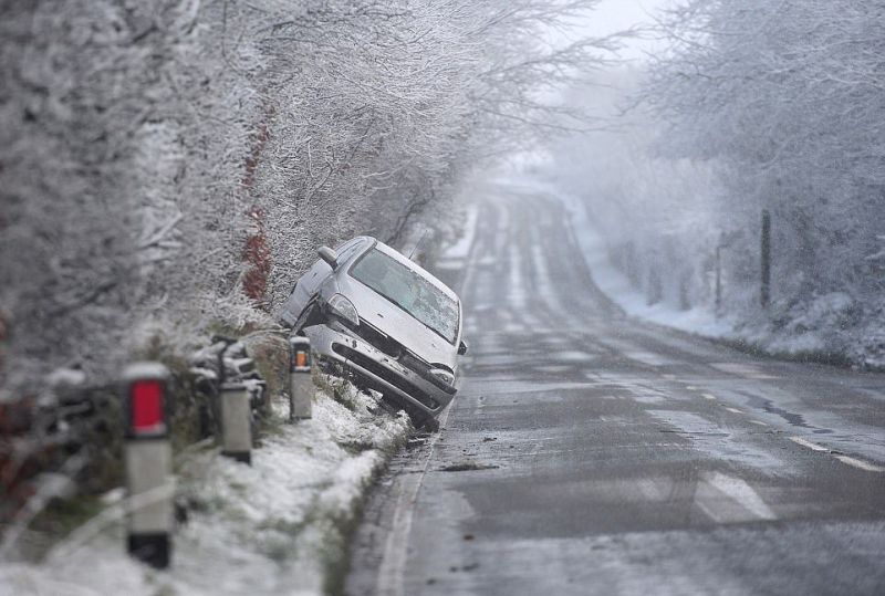 Хаос на дорогах Великобритании: температура опустилась до -4С