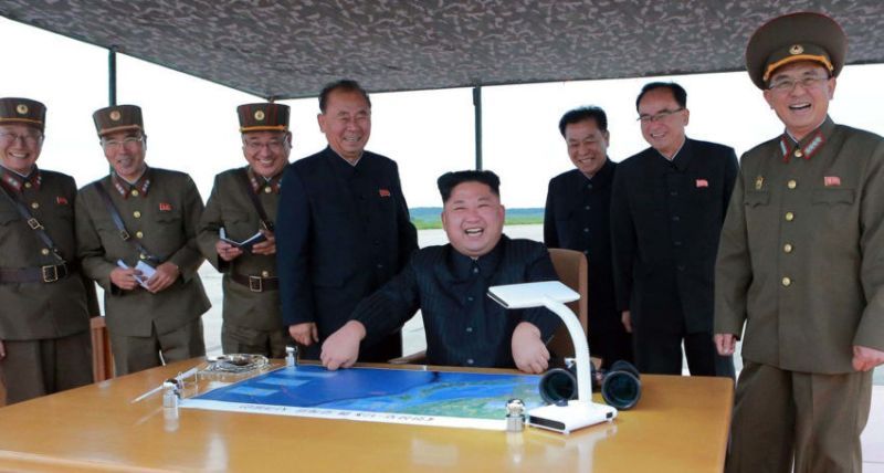Ким Чен Ын как ребенок радуется запуску ракеты