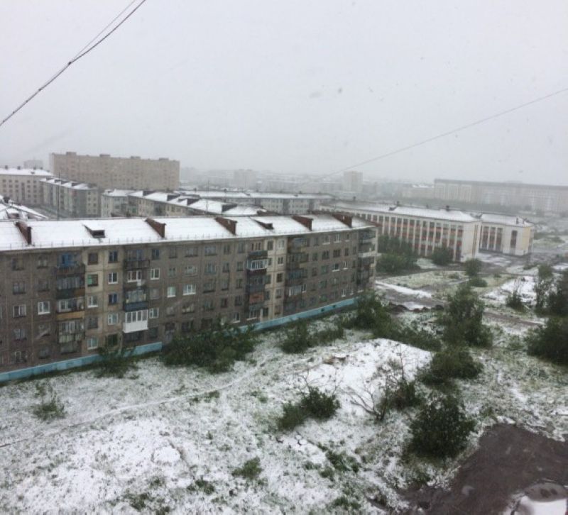 Погода в воркуте на 3 дня. Воркута лето. Климат города Воркута. Июль 2015 снег Воркута. Воркута снег.