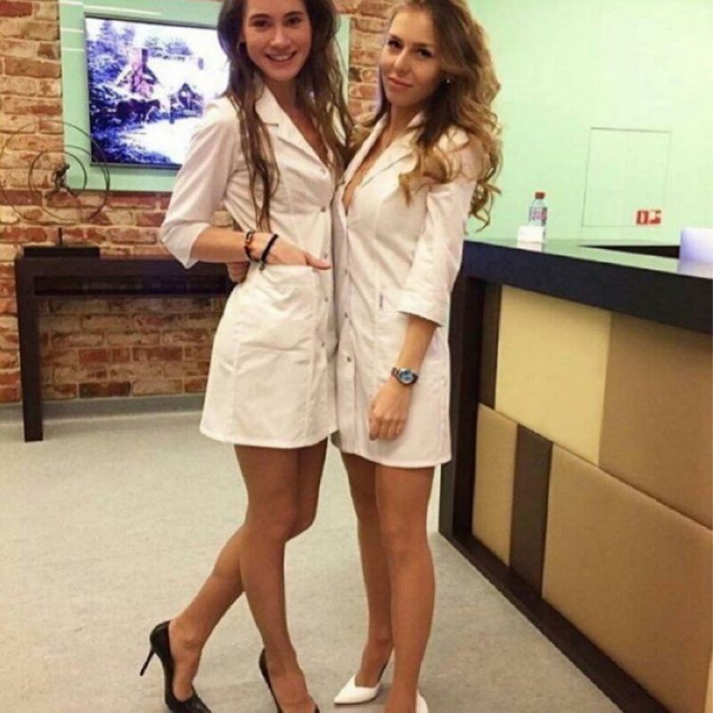 Медсестры в коротких халатах реальные фото