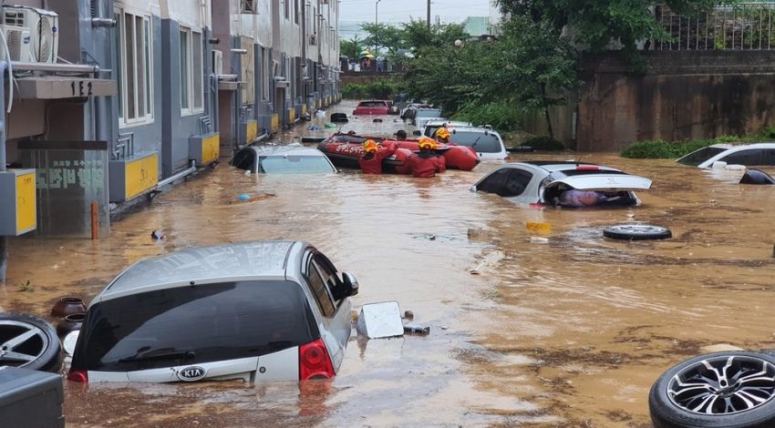Оползни и наводнения в Южной Корее