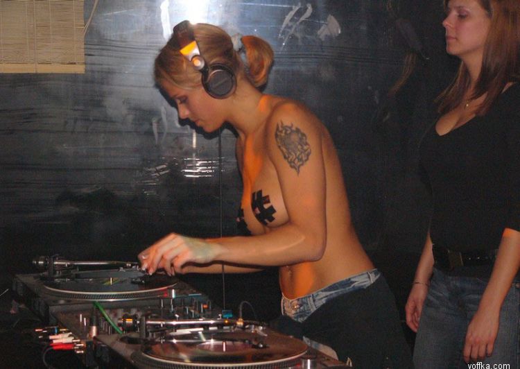 DJ Niki Belucci